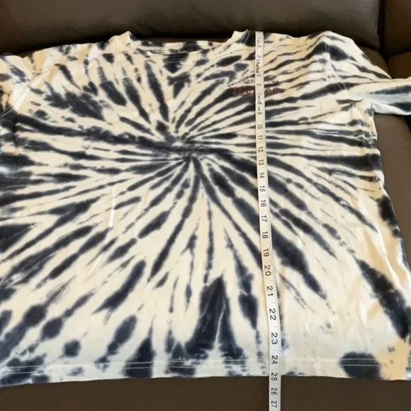 Dickies woman’s log sleeve tie dye shirt - Picture 6 of 7